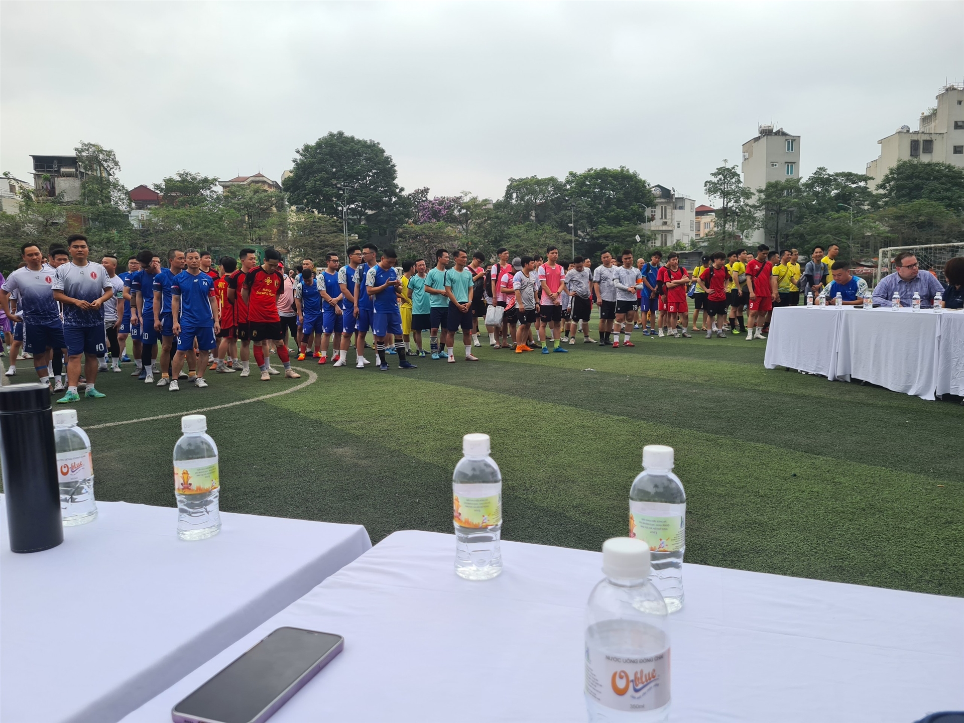 Nước uống O-blue - nhà tài trợ cho giải đấu giao hữu bóng đá “Các khách sạn- khu căn hộ khu vực Hà Nội mở rộng”.